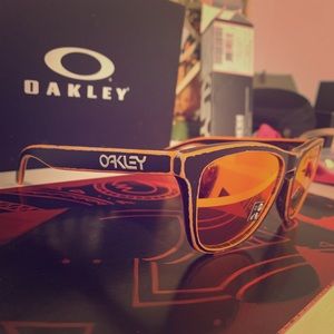OAKLEY FROGSKIN SUNGLASSES